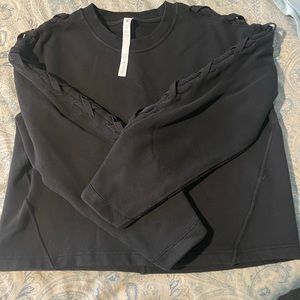 LuLulemon Cropped Sweatshirt with Braided Sleeve EUC Ladies Size 8